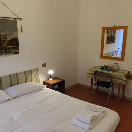 法瓦莱托旅馆 招待所 *